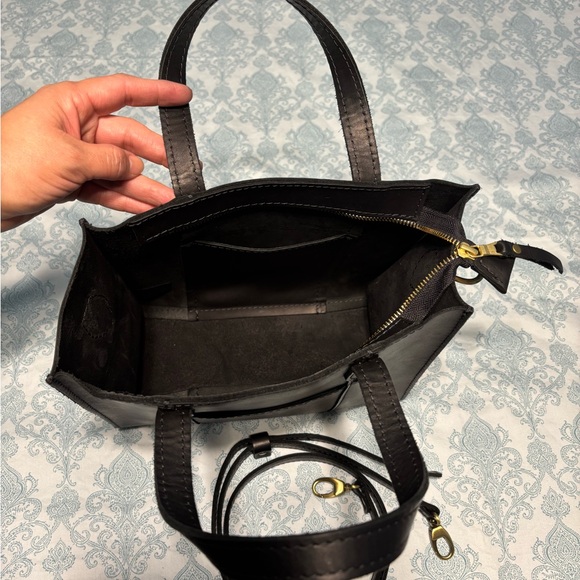 Portland leather LOLA CROSSBODY TOTE - Picture 6 of 9